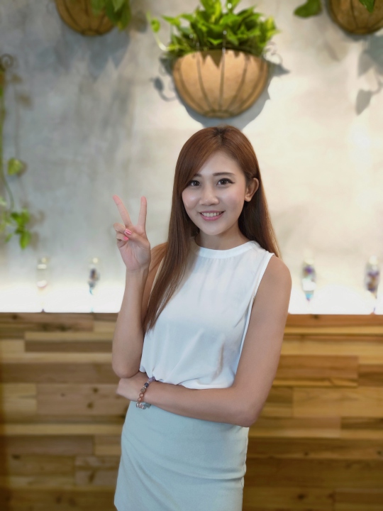 OPPO R17 簡單動手玩，外型更美、AI 自拍變聰明