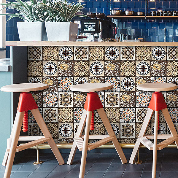 ● 歐式花紋PVC防水自黏n● 可裁剪彩帶貼磚貼壁貼n● 多色絢爛、美麗繽紛