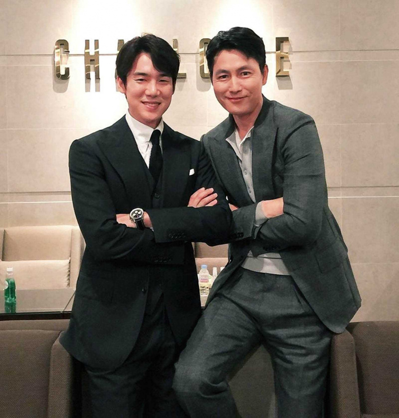 柳演錫在片中完美變身為霸氣領袖，讓鄭雨盛直呼「選角太成功」。（圖／翻攝自網路）