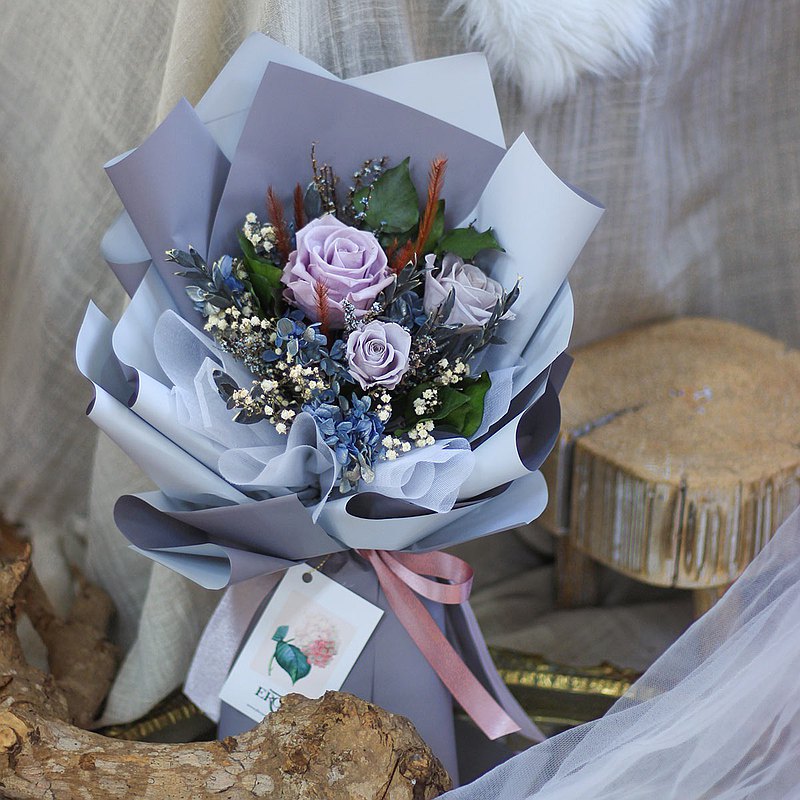 商品皆為手工製品，每一件都是設計師精心的藝術品，我們追求時尚及品質。 你可以將它們隨心的擺放在家裡的任何一處角落 為你生活添加一縷色彩