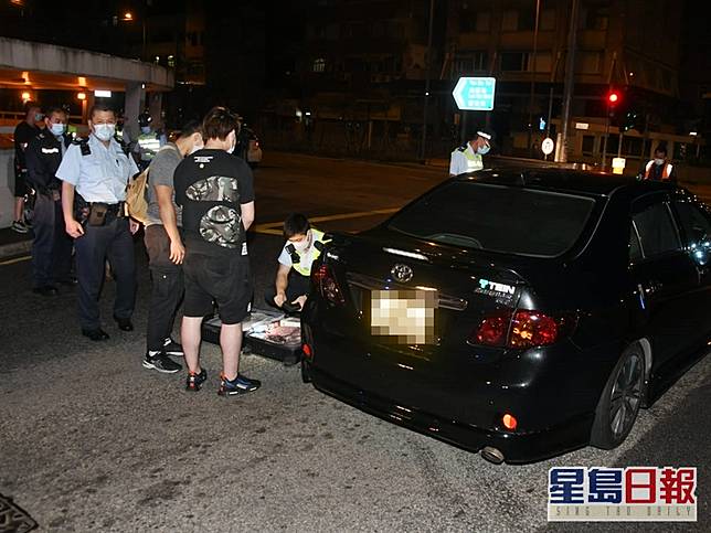 私家車停佐敦道交通燈位警揭司機涉酒駕被捕 星島日報 Line Today