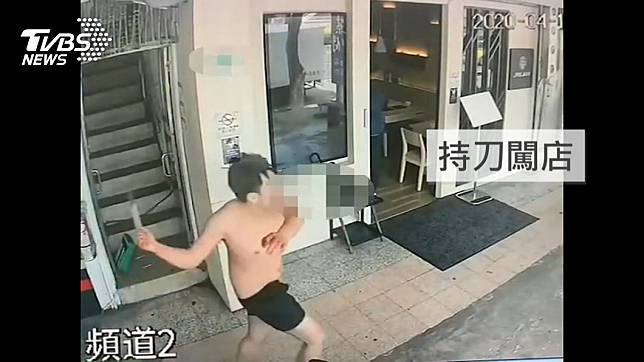 持刀闖火鍋店！　21歲男遭警壓制竟猝死