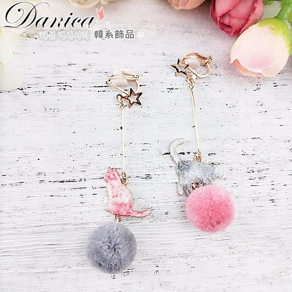 新貨入荷-全館批發價*貓咪不對稱夾式耳環