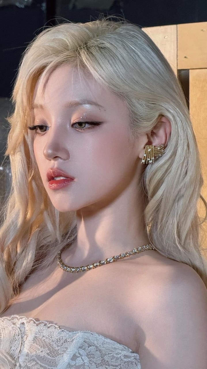 ゞK-pop-追星群🎀ꨄ︎//.