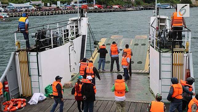  Jagoan Selam Marinir Terjun ke Danau Toba Sabung Ayam Online 94 Korban KM Sinar Bangun Masih Hilang, Jagoan Selam Marinir Terjun ke Danau Toba