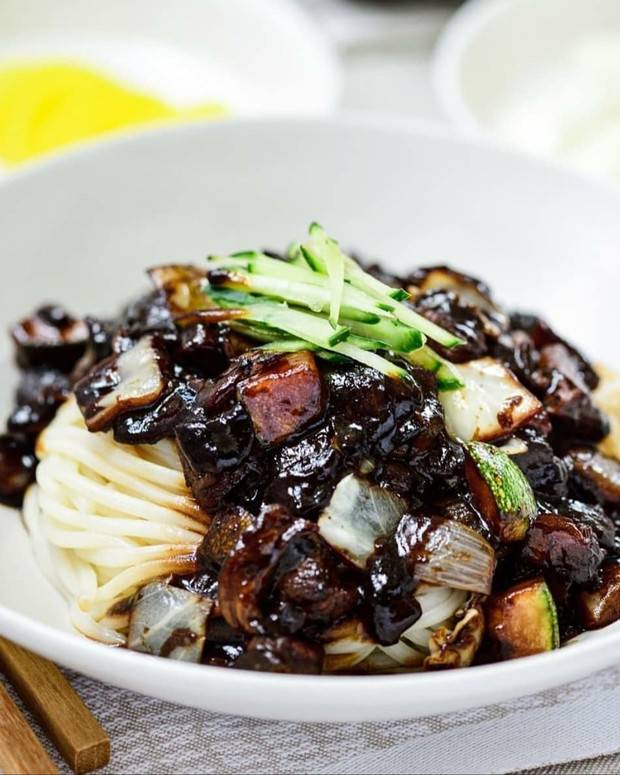 6 Makanan Blasteran Korea Cina Ini Seru Buat Dimakan Sambil Nonton Drakor Beautynesia Line Today