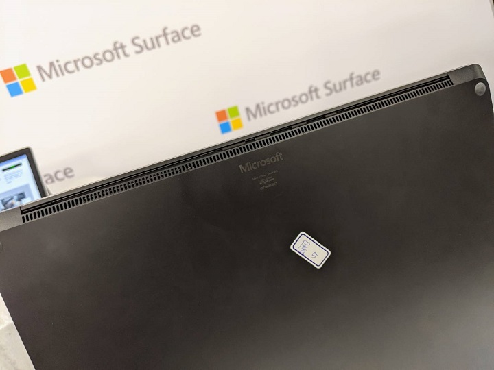 微軟 Surface Pro 7 售價 28,088 元起、七色鍵盤自由配，同場加映 Laptop 3 預購中