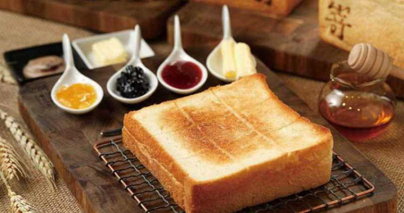 一條生吐司切成4片，約3公分的厚度，是日本關西人堅持最好吃的厚薄度。（圖／于魯光攝）