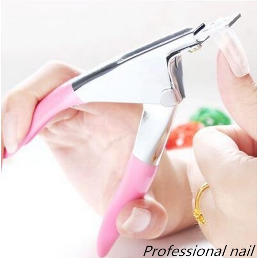 品名美甲修剪工具 專業美甲工具 甲片剪 一字剪丨剪假指甲 u字剪 顏色隨機(粉紅.藍色.紅色) 剪刀頭部有黃色的防銹油 絕對不是生鏽!!! 絕對不是生鏽!!! 絕對不是生鏽!!! 很重要所以要說三次!