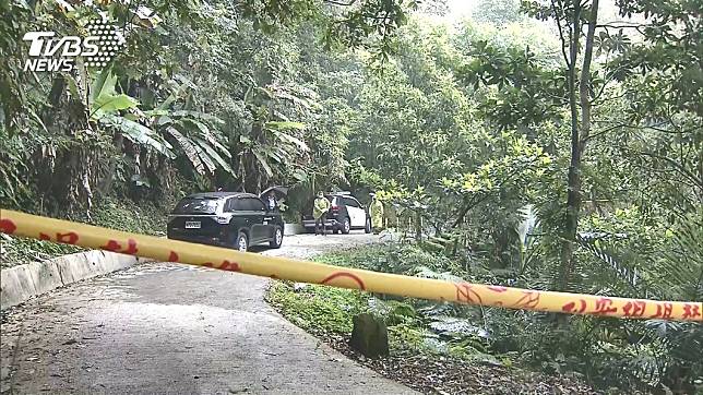 愛女遭棄屍　家屬深夜捧遺照撒冥紙抗議