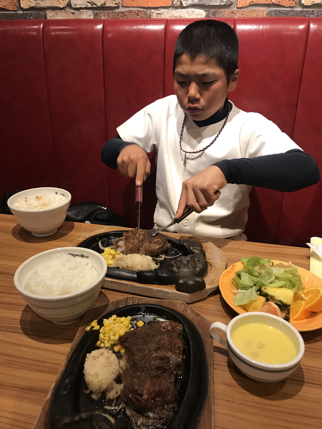 拉麵、餃子都要配飯！日本人什麼都要配飯的美食習慣