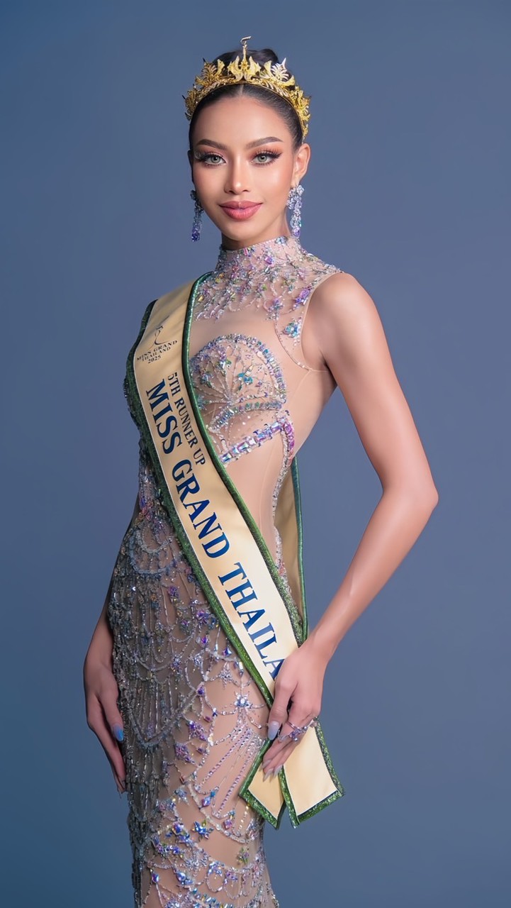 ด้อม บิ้วตี้ควีนล่ามง 🤍👸🏼