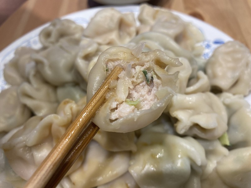 宵夜解饞的好夥伴！月售15萬顆的鮮食煮藝-爆汁手工水餃美味又好吃，真的太幸福啦 @秤瓶樂遊遊