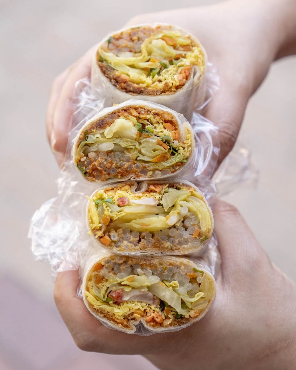 2023大稻埕賞煙火順吃！永樂市場７家網推美食：郭董也愛油飯、百年神級雞捲