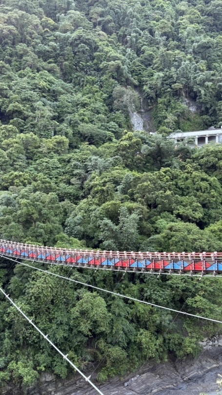 基隆花崗里帶動跳剪影