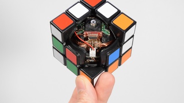 超屌的懸浮擺飾 日本人發明會自我復原的浮空魔術方塊