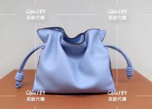 【Chiu189英歐代購】LOEWE FLAMENCO MINI 肩背包 手拿包 淺藍