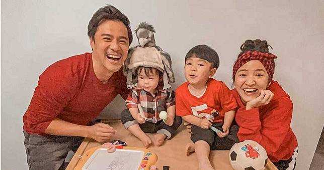 竇智孔發紅包　2歲兒「神回7字」只留下袋子