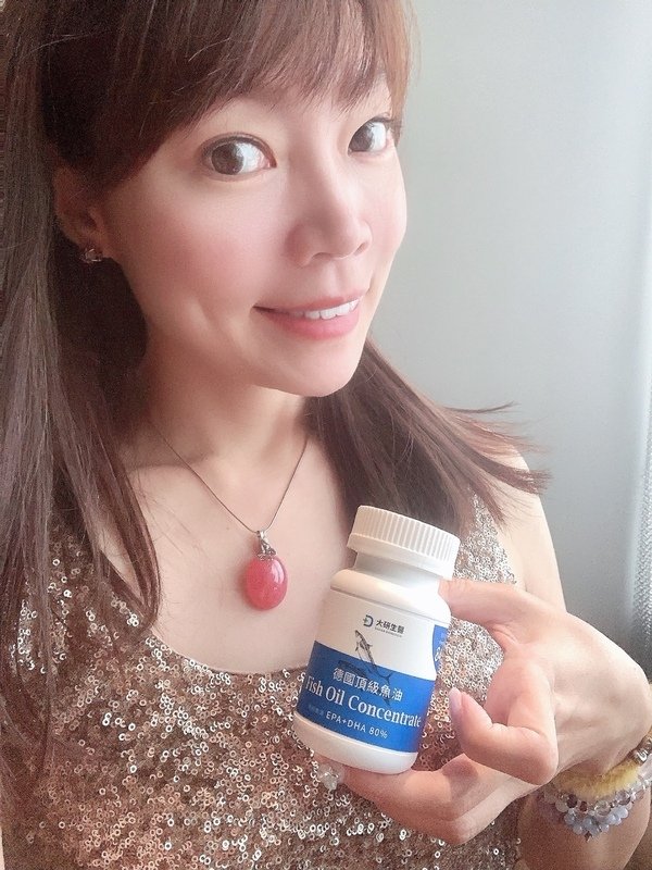 「魚油」來自德國KD Pharma大廠原料，陳美鳳代言市售含量最高的Omega3 84%，EPA+DHA 80%ー大研生醫德國頂級魚油開箱分享