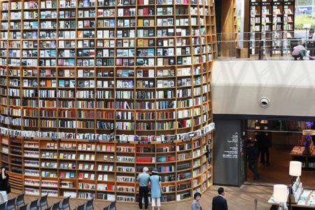 Surga Kutu Buku, Perpustakaan di Korea Ini Mirip Dengan Hogwarts!