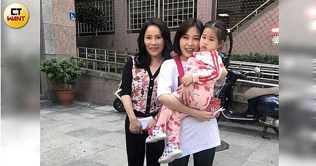 李亞萍忘記老公有參選　心疼女兒余苑綺化療身體虛弱　