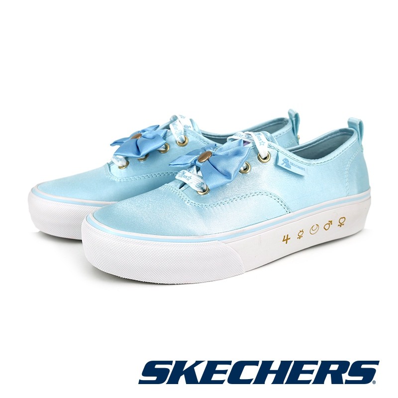 BOBS MARLEY系列，SKECHERS X SAILOR MOON 美少女戰士聯名款。緞面鞋面搭配後跟可移動式蝴蝶結裝飾，作工精細又甜美可愛，絕對讓人愛不釋手。 1.靈活橡膠牽引大底，耐用性佳。