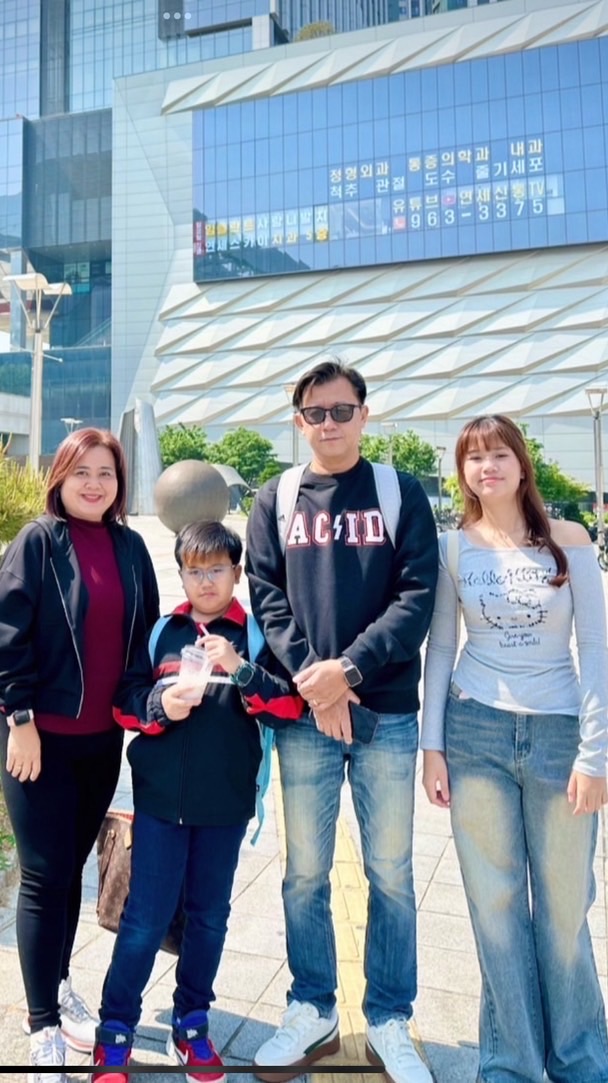 พ่อเเม่ ลูกครอบครัว