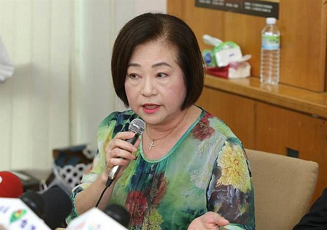 91歲國寶歌王體重僅30公斤 妻哽咽稱中毒事件羅生門