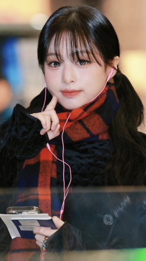 『𝑴𝒂𝒕𝒆𝒓𝒊𝒂𝒍𝒔, 𝒔𝒕𝒂𝒓 𝒄𝒉𝒂𝒔𝒊𝒏𝒈』