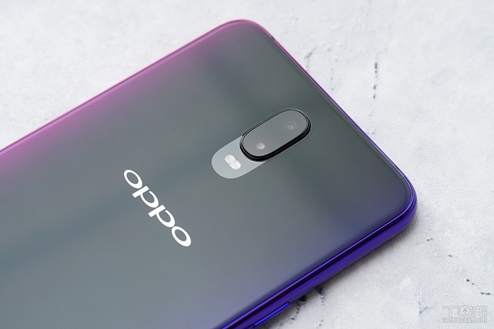 OPPO R17 開箱動手玩，跑分、拍照、續航力表現全都測