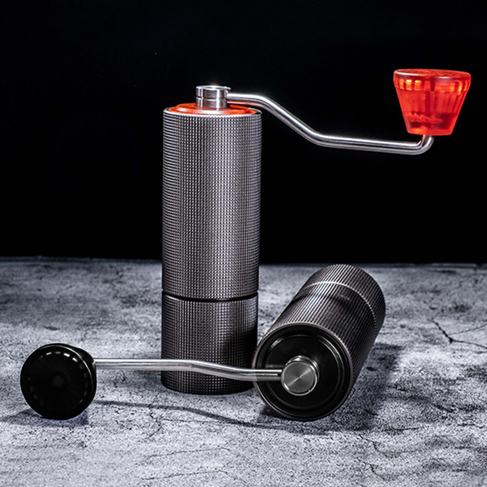 **cnc鋼磨芯同價位最強cp值** 升級版本全金屬粉桶 cnc全鋁機身雙軸承設計 高研磨實力cp值首選 五軸cnc不鏽鋼磨芯 點位粗細調節器精準研磨 隨機附贈清潔刷與攜行袋 *商品規格: *尺寸:1