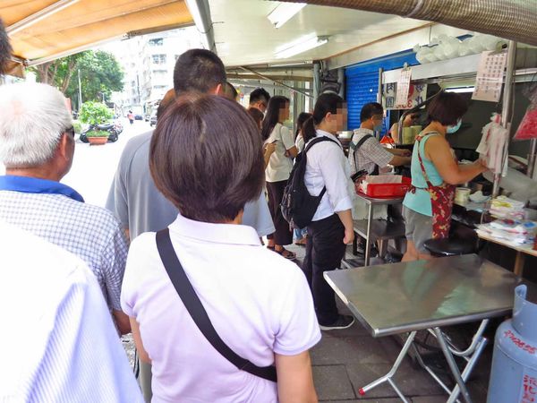 【台北美食】安東街彰化肉圓-超級排隊美食