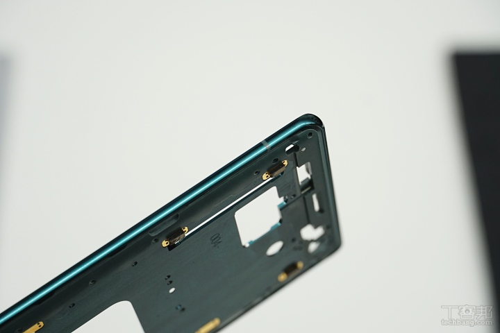 日本原廠全面解析 Sony Xperia XZ3，日式設計、OLED 螢幕、側邊螢幕功能