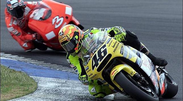 10 Kemenangan Paling Dramatis Valentino Rossi di MotoGP 