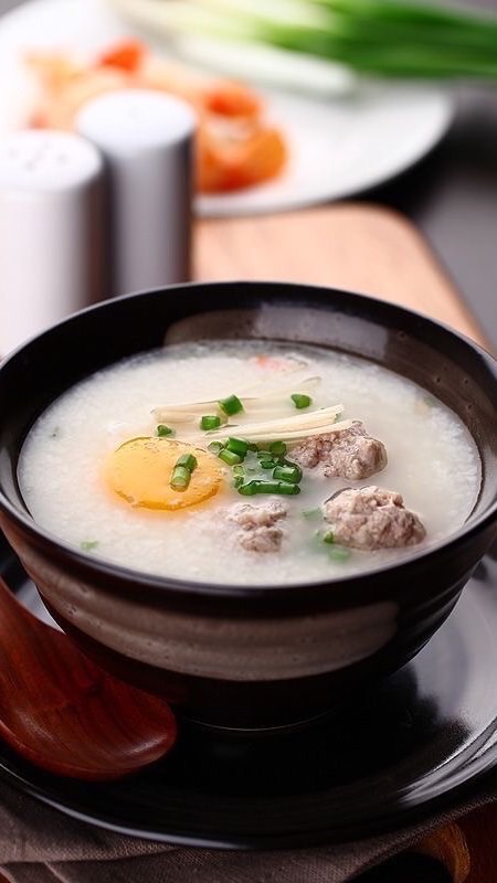คนชอบกิน(โจ๊กต้นส้น )ก๋วยจั๊บ เกี๊ยวน้ำหมู -กุ้ง เกี๊ยวกุ้ง หมู กล่อง