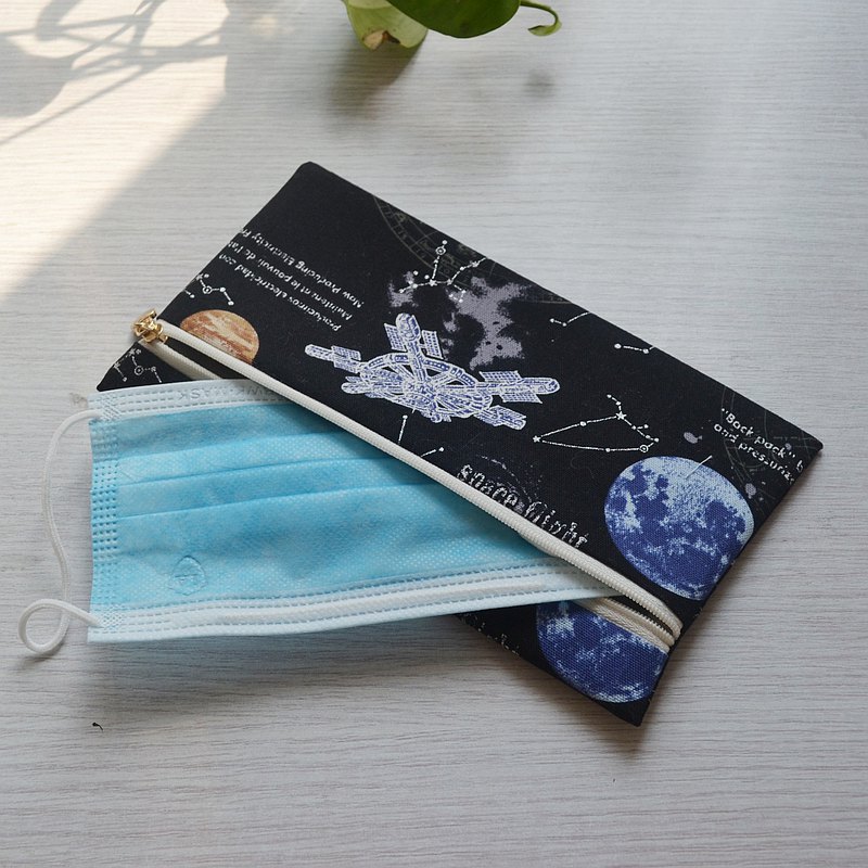 口罩收納包， 不含拍照道具口罩，可放一般一次性口罩3-5片