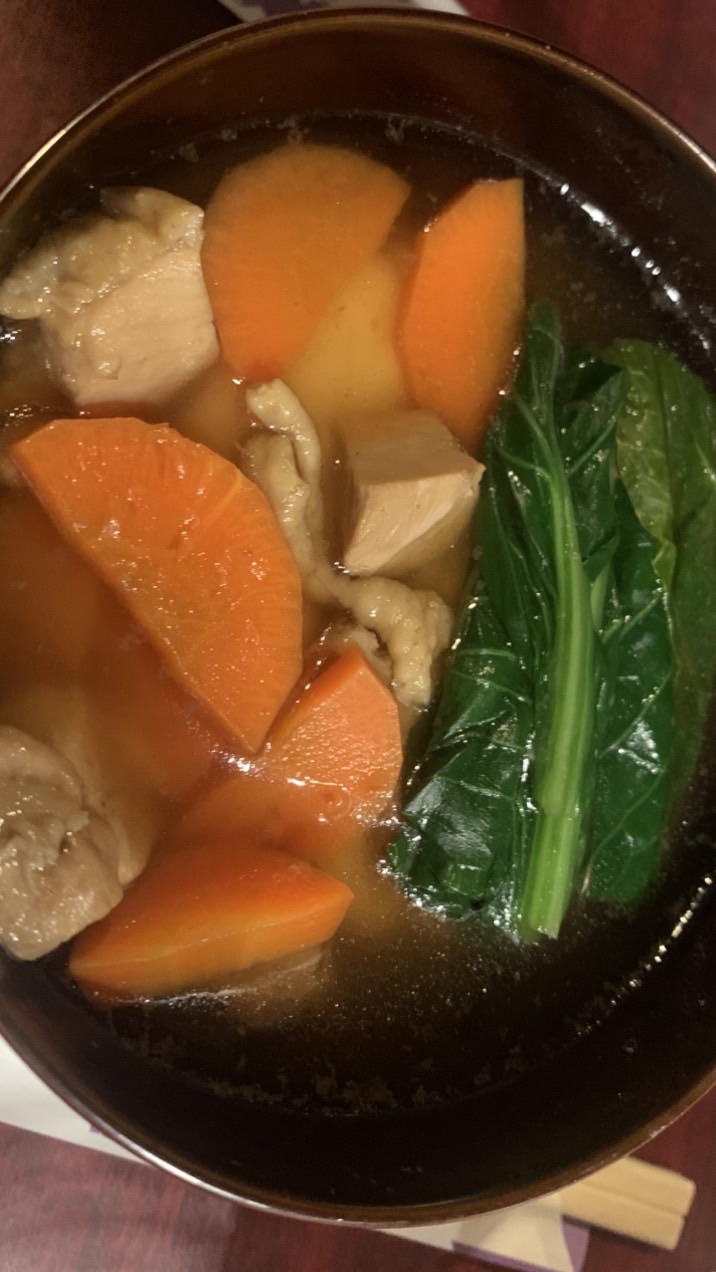 食べた物と歌った曲を報告する