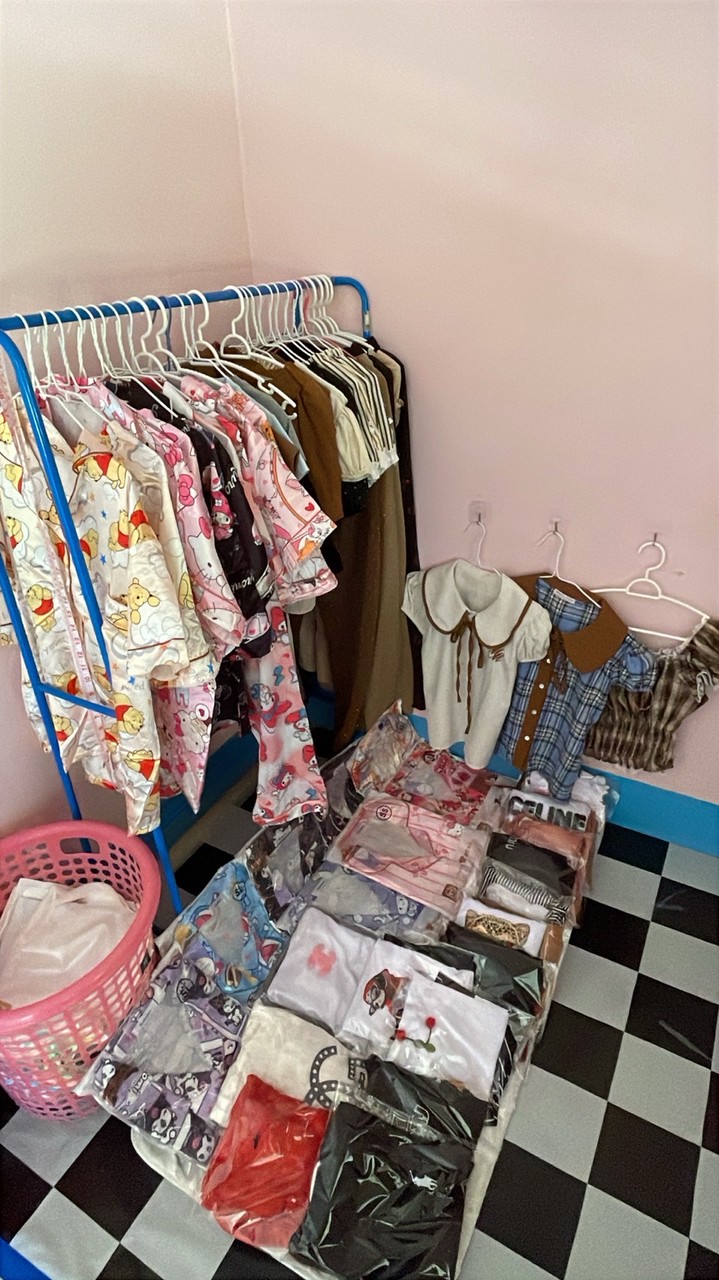 เสื้อผ้ามือ1/2 ราคาถูกๆ.💝🎀