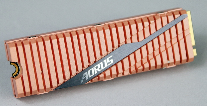 如果是AMD Ryzen 3000系列處理器搭配B550 / X570主機板，建議選用具有PCIe 4.0規格的SSD，來大幅提昇存取效能，如技嘉科技AORUS NVMe Gen4 SSD系列。 