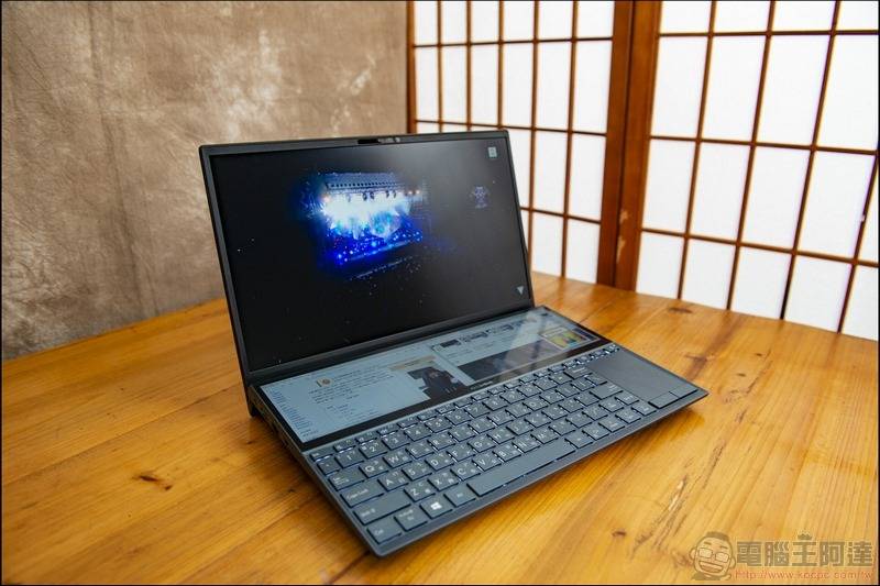 Asus Zenbook Duo 開箱 C P值最高的雙螢幕筆電 帶給內容創作者嶄新的工作體驗 Ux481fl 電腦王阿達 Line Today