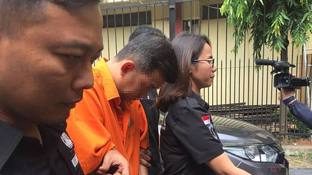 Pegawai Kementrian Perhubungan yang memakai narkoba ditahan di Mapolda Metro, Minggu (5/8). (Foto: Mirsan Simamora/kumparan)