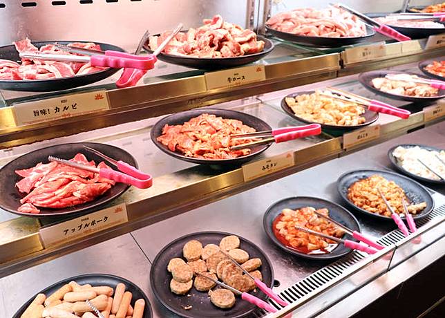 10種肉品 麵食 甜點都無限吃 中午只要1600日圓的池袋自助吧燒肉 喰喰 Live Japan Line Today