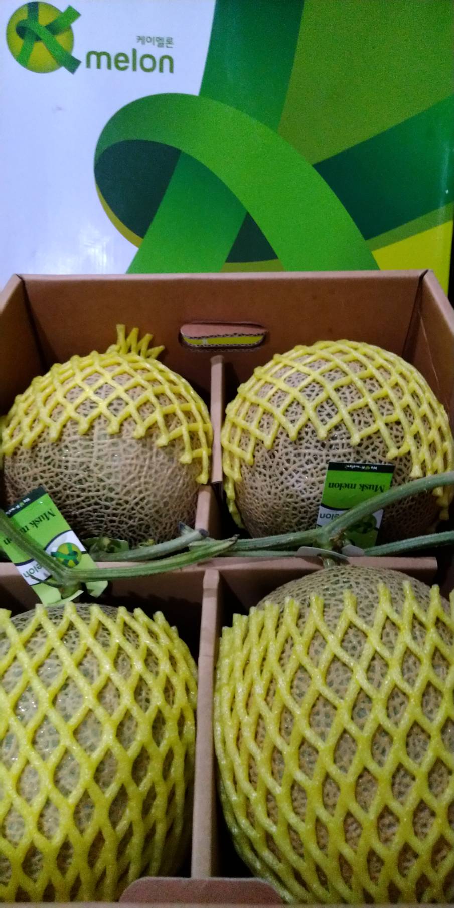韓國哈密瓜第一品牌K-Melon頂級溫室綠肉哈密瓜4粒入原封箱禮盒(8公斤/盒)免運費
