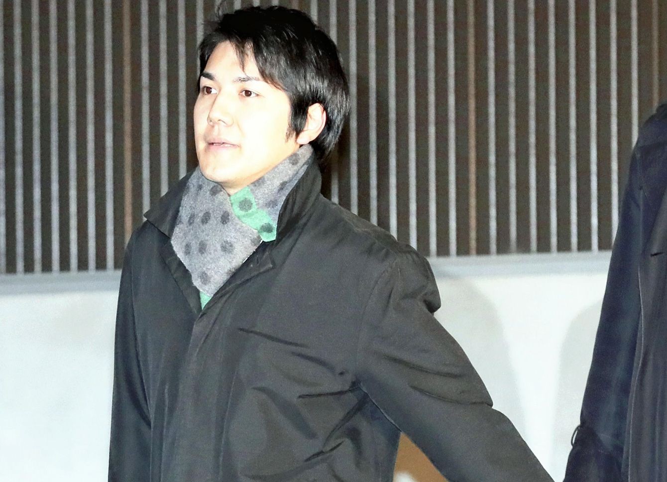 なぜ小室圭さんは最初に 母の借金は僕が返します と言わなかったのか