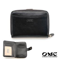 ◎嚴選義大利頭層牛皮|◎優越品質 手感溫潤 歷久彌新|◎有17個卡夾 收納所有卡片品牌:OMCOMNIA品牌定位:專櫃品牌品牌國家:台灣款式:中夾適用性別:女生尺寸:L13.5xW10xH3cm外層材