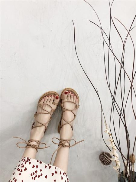 羅馬涼鞋女仙女風ins潮2019新款學生百搭平底網紅交叉綁帶沙灘鞋 喵小姐