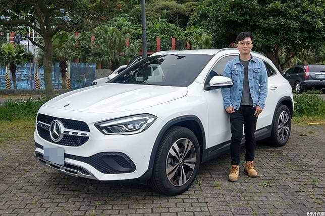 素人試駕 豪華品牌cuv捉對廝殺 M Benz Gla0試駕一週與bmw X1比較心得 81汽車交易網 Line Today