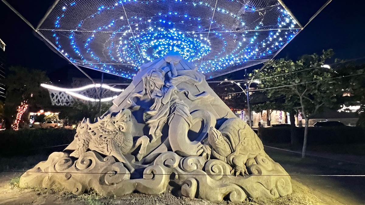 桃太郎、埃及法老現身！「2023八里沙雕展」免費拍16座神話作品，再賞光雕秀