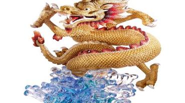 用水晶龍飾品作為農曆年伴手禮吧