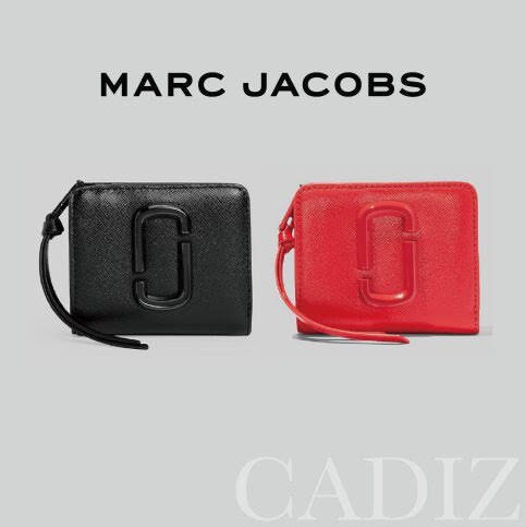 美國正品 Marc jacobs The Snapshot DTM Mini Compact 黑紅色簡約拉鍊短夾 M0014986。人氣店家Cadiz代購精品的Marc By Marc Jacobs有